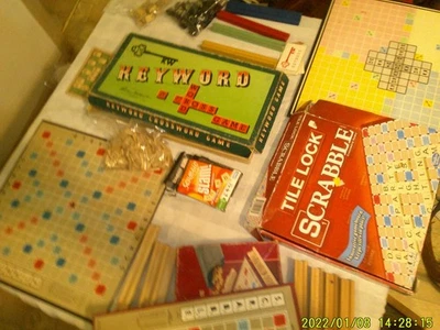 COLECCIÓN DE JUEGOS DE SCRABBLE ANTIGUOS Y MODERNOS CARTAS DE PALABRAS CLAVE ALGUNAS SUELTAS INCOMPLETAS Foto 1 de 4