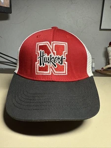 Sombrero Nebraska Huskers Para Hombres Ajustable Cautivador Prendas para la Cabeza Camionero Nuevo con Etiquetas NCAA - Imagen 1 de 11