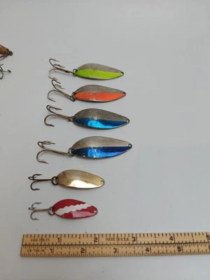 Lote Vintage de (6) Isca Little Cleo Wigl Lady - 3/4 e 1/2 onças Cores Sortidas  - Imagem 1 de 4