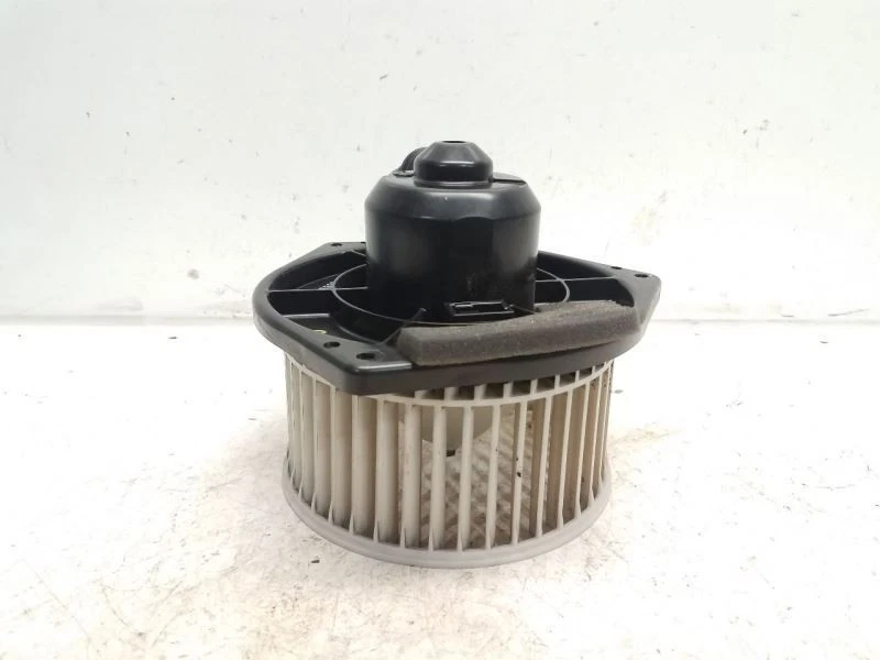 1997-99 Infiniti QX4 (Build Thru 11/98) Front Blower Motor - Auto Temp  - Image 1 of 3