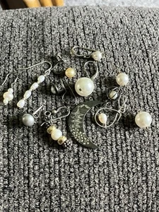 Lotto di orecchini singoli in argento sterling con perle 15,6 grammi - Foto 1 di 3