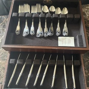 The Main Course Stainless Japan Shell Design Flatware 8 Place Setting 40pcs. Min - Picture 1 of 7