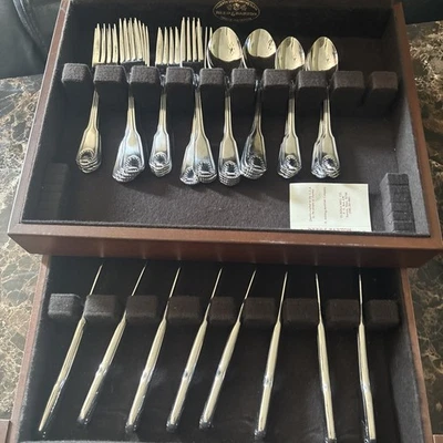 The Main Course Stainless Japan Shell Design Flatware 8 Place Setting 40pcs. Min - Image 1 of 4