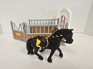Schleich Black Horse Yellow Braids & Stall - Picture 1 of 5