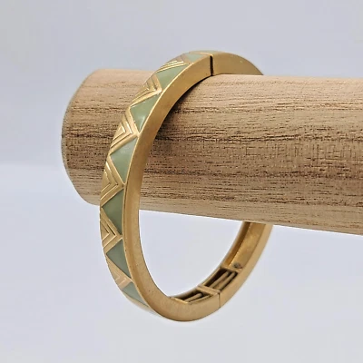 Lia Sophia ON POINT матовый золото и новом эмаль текстурированный эластичный браслет - средний - Изображение 1 из 4