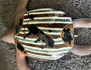 Large Painted Terracotta Turtle by Australian Aboriginal potter, Yutchina - Picture 1 of 7