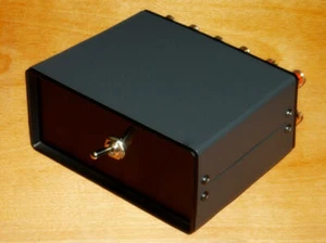 Amplifier speaker switch / switch 1 into 2 out / 2 into one out - Picture 1 of 4