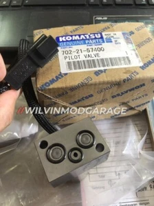 Genuine Pilot Valve Komatsu Excavator PC200-7 & 8 702-21-57400 made in Japan OEM - Picture 1 of 5