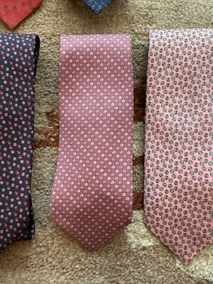 Worn Once Men's Hermes Motorcycle Helmet H Silk Tie $220 - Image 1 of 2