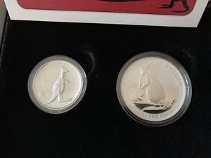 2012 AUSTRALIA KANGAROO PURE SILVER PROOF & BRILLIANT UNCIRCULATED 2 X COIN SET - Picture 1 of 12