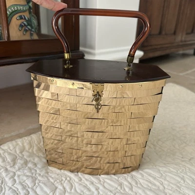 De Colección Años 50 Dorset Rex Tejido Latón Metal Cesta Tejido Caja Cartera Lucite Tapa Mango Foto 1 de 4