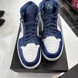 Size 9.5 - Jordan 1 Mid Blue Mint 2022 - Picture 1 of 4