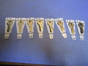 8 – Hillman Traditional Key Blank 111, AM7 Single Sided for Ameican Padlocks NEW - Picture 1 of 5