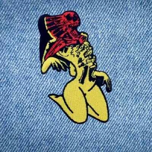 Horror Skelett Mädchen Bügelbild oder Aufnäher Patch - DIY Denim Jeans oder Jacke Projekte - Bild 1 von 3