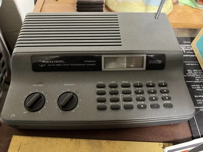 Realistic PRO-2027 Hyperscan Scanner 20-402 VHF UHF Programmable  100 Channel - Image 1 of 2