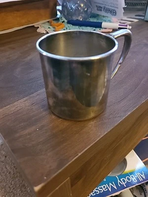 Taza bebé Oneida antigua plateada de colección Foto 1 de 4