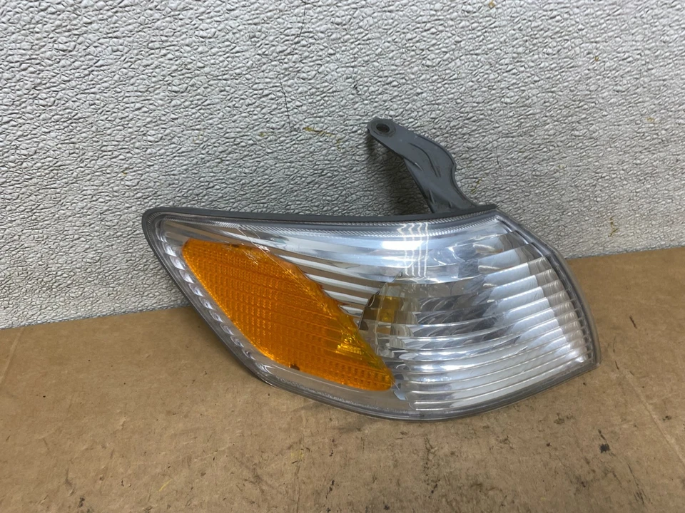 Toyota Camry 2000-2001 pasajero delantero derecho intermitente derecho OEM T5341 DW Foto 1 de 4
