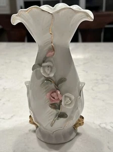 Vintage China Made Lifted Rose Gold Trimmed Flower Vase 8 In Capodimonte Style - Picture 1 of 5