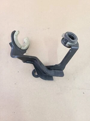 Suporte de mangueira de direção hidráulica 1996 - 2000 OEM Honda Civic EX Del Sol D16Y8 - Imagem 1 de 4