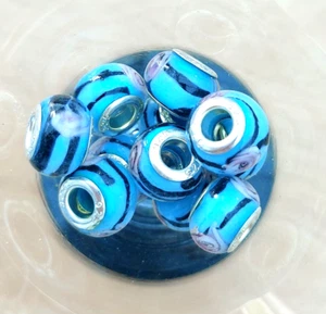 4 x PRETTY BLUE WITH PINK ROSES GLASS LAMPWORK EUROPEAN CHARM BEADS. IDEAL GIFT - Picture 1 of 2