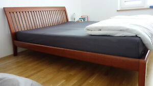 Bett mit Lattenrost - Massivholz - Italien - Design