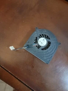 1 von Delta Electronics KUC1012D-AK69 DC12V 0,75A bürstenloser Gebläselüfter - Bild 1 von 2