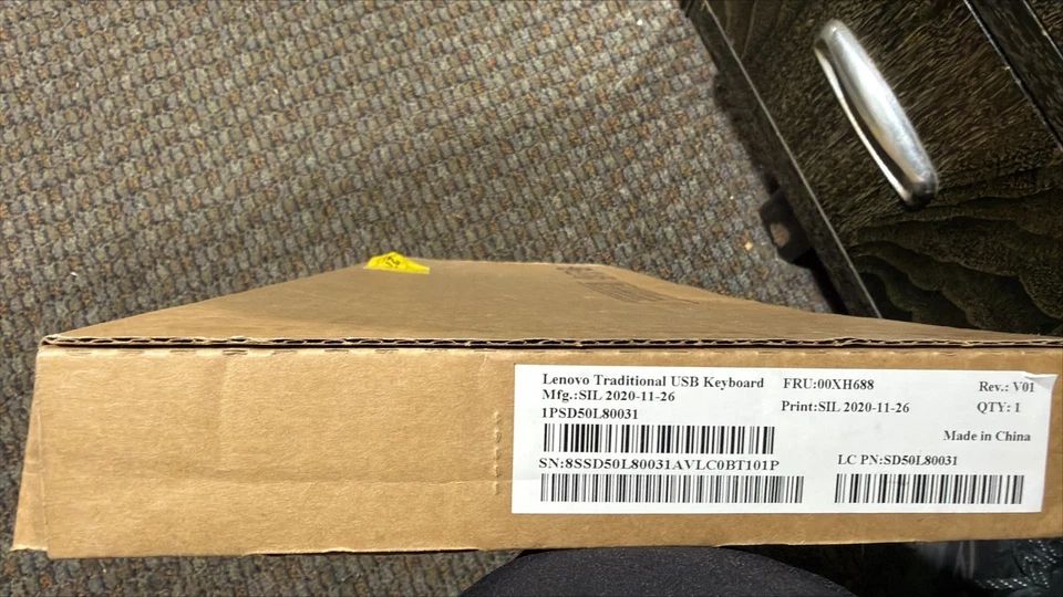 Lote de 10 Teclado USB Tradicional Lenovo, Negro 00XH688 SD50L80031 Foto 1 de 1