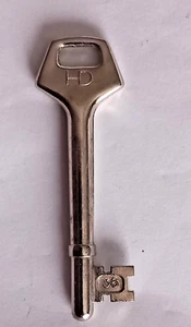 PRE-CUT YALE MORTICE KEY TO FIT M246 2 LEVER MORTICE LOCK NUMBER 36 - Picture 1 of 2