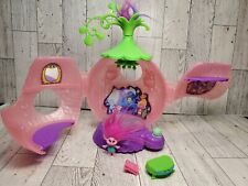 Trolls Movie DreamWorks Troll House Poppys Coronation Pod with Troll Figure