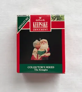 1992 The Kringles #4 ~ Santa & Mrs. Claus Singing  ~ Hallmark Miniature Ornament - Picture 1 of 2