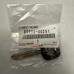 GENUINE OEM TOYOTA 2005-14 CAMRY 2.5 FJ CRUISER TACOMA NEW KEY BLANK 9099900251 - Bild 1 von 4