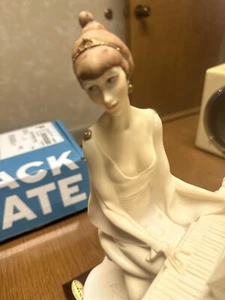 Giuseppe Armani Lady at Piano 0449F Einzelhandel 499 $ Damina Pianoforte - Bild 1 von 6