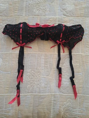 Black And Red Spotted Bowed Heart Charm Secret Possession Suspender Belt - Image 1 of 4