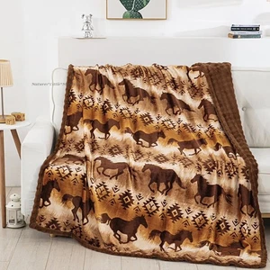 Yellowstone Wohndecke 60 x 70 in Dutton Ranch Pferdedruck TV Show Rinder Neu mit Etikett - Bild 1 von 5