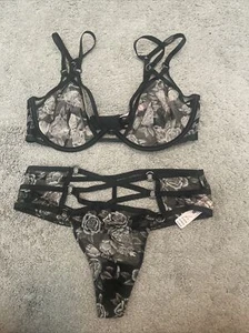 Victoria’s Secret Very Sexy Black Rose Ringmaster Bra & Panty Set 34D / M - Picture 1 of 12