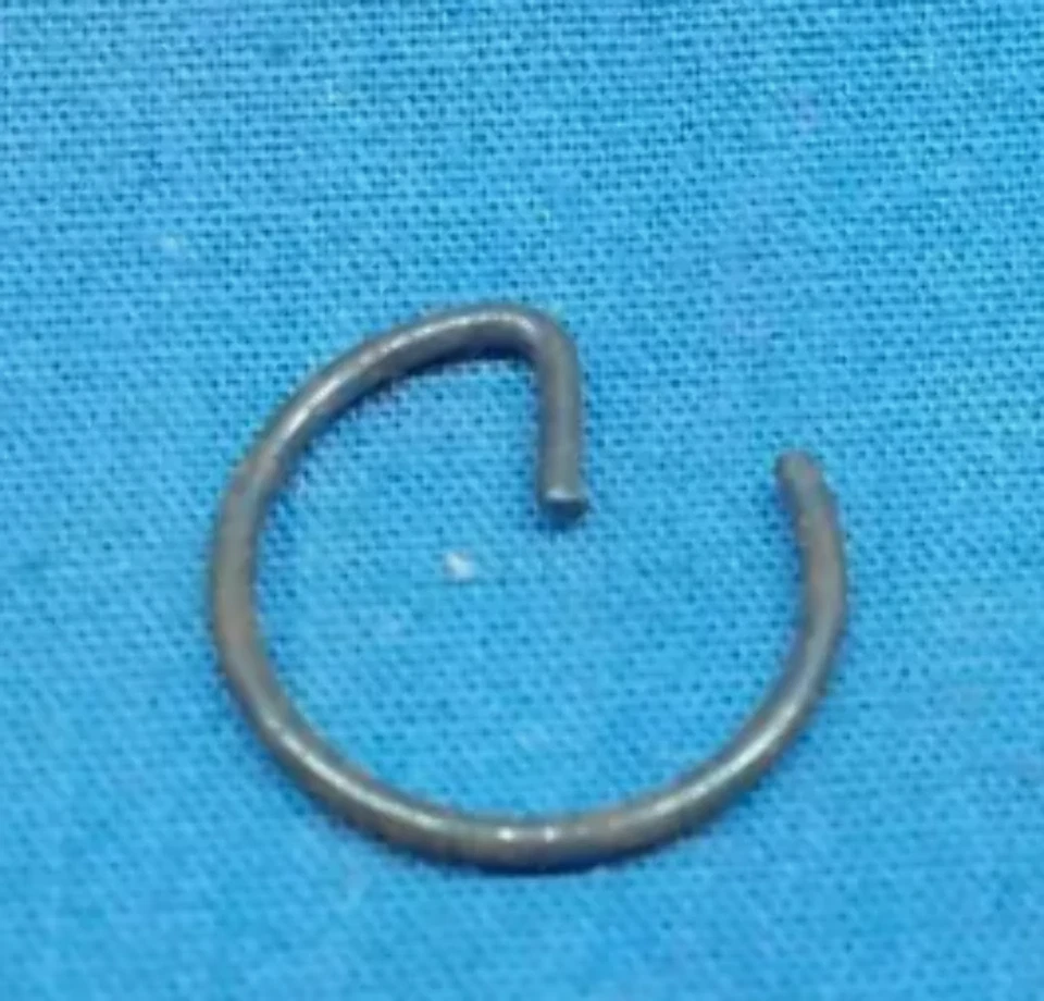 YAMAHA OMAHA TRAILMASTER MJ2 YZ80 RD60 CIRCLIP OEM NOS 93450-13022-00 Foto 1 de 4