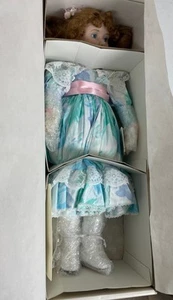NRFB MARIE OSMOND TWINS "NICOLE" PORCELAIN DOLL w/Bracelet, Stand COA #/2000 - Picture 1 of 4