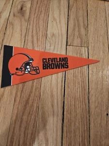 NFL Cleveland Browns 9” x 4” Felt Pennant Mini Flag Rico Tag Express - Picture 1 of 2
