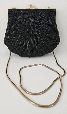 Cartera sin asas de colección con cuentas en forma de almeja con cadena dorada negra Foto 1 de 4