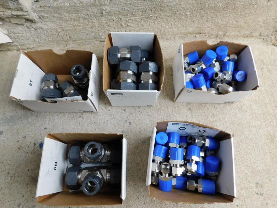 PARKER СМЕСЬ ЛОТ АССОРТИМЕНТ ФИТИНГОВ ИЗ НЕРЖАВЕЮЩЕЙ СТАЛИ ФИТИНГИ SWAGELOK - Изображение 1 из 4