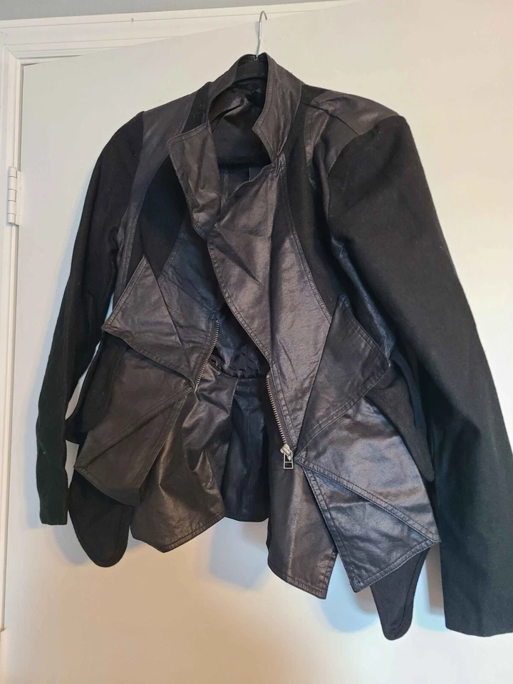 Chaqueta/abrigo de cuero vegano negro RYU Anthropologie talla pequeña Foto 1 de 4