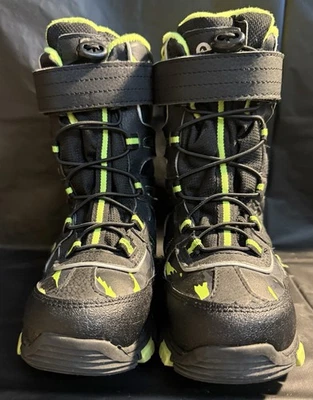 Botas de nieve ajustables negras/verdes aisladas súper cálidas para niños de Quest, talla 1 Foto 1 de 4