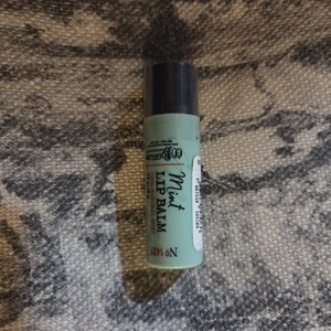 1 NEW BATH & BODY WORKS CO BIGELOW MINT LIP BALM STICK 100% NATURAL NO 1421 - Picture 1 of 2