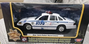 NIB 2002 Motor Max NYPD NYC Police Ford Crown Victoria Interceptor MODEL 76400 - Picture 1 of 3