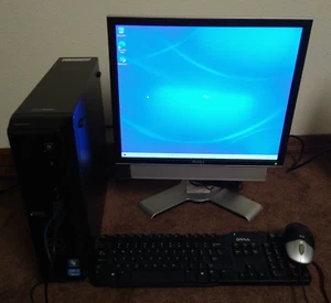 Dell Vostro Desktop System  Intel i3 8GB RAM 227GB HD 19" LCD Win 10 PC Wi-Fi - Picture 1 of 3