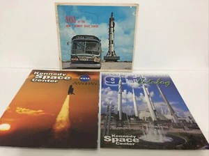 Vintage NASA Kennedy Space Center 1970, Official Tour Book (2000) & Gift Catalog - Bild 1 von 12