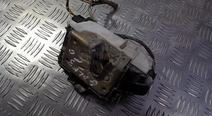 Mecanismo de bloqueo de puerta delantero derecho Volkswagen Golf 1995 1h1837 #325862-01 Foto 1 de 1