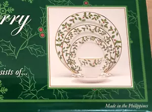 Noritake Holly & Berry Gold 5 Stück Urlaub Teller Tasse Platz Einstellung Neu Neu Neu Neu Neu Neu Neu Neu Karton - Bild 1 von 5