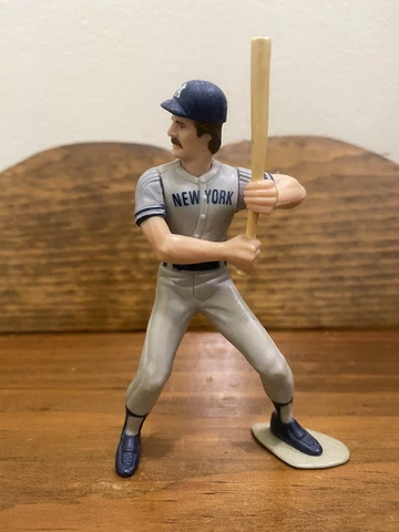 DON MATTINGLY~N.Y. YANKEES~1988 SLU STARTING LINEUP LOOSE FIGURE Cover