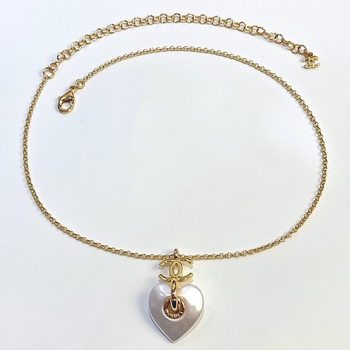 COLLANA AUTENTICA CHANEL CUORE FINTA PERLA COCO MARK ORO GP A24 L 41 53CM F S
